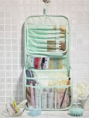 NWT Tartan + Twine Icy Blue Hanging Organizer Cosmetic Bag Large